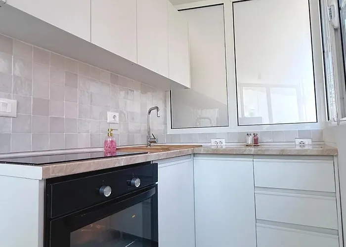Appartamento 2 Bedroom In Bllok Agimi Art Center