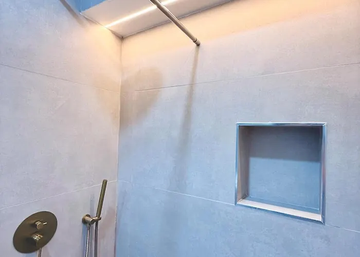 Appartamento 2 Bedroom In Bllok Agimi Art Center