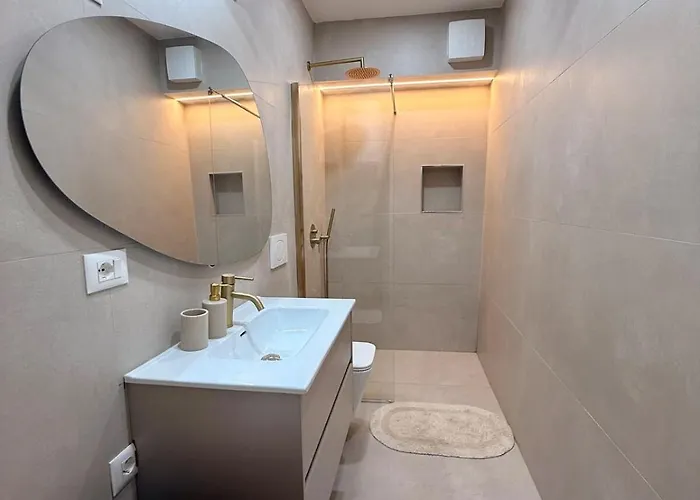 2 Bedroom In Bllok Agimi Art Center Appartamento *