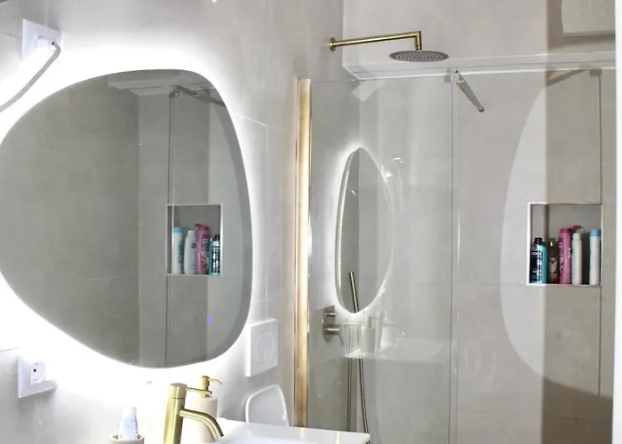 Appartamento 2 Bedroom In Bllok Agimi Art Center *