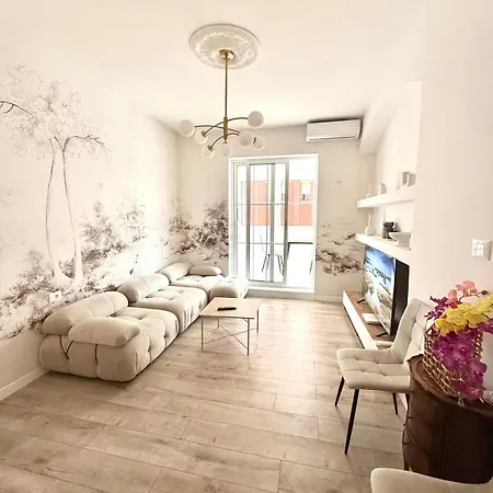 2 Bedroom In Bllok Agimi Art Center * 地拉那