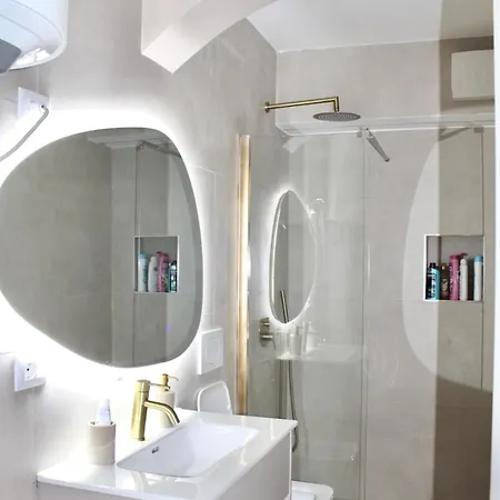 公寓 2 Bedroom In Bllok Agimi Art Center *